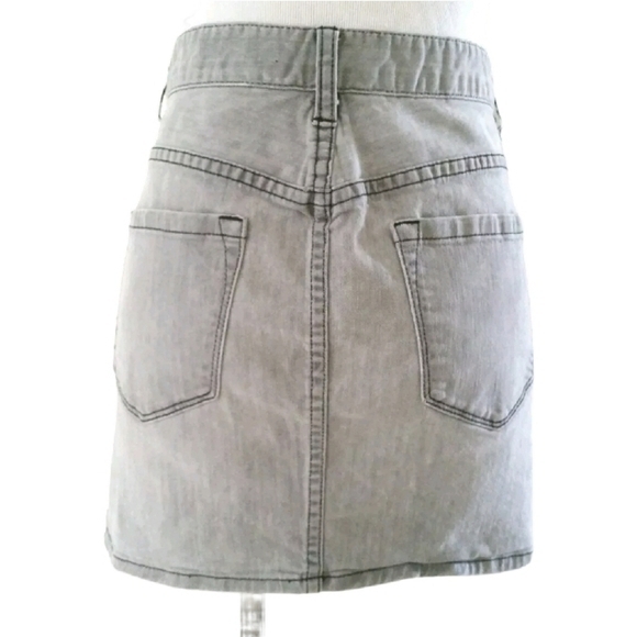 J. CREW DISTRESSED STUDDED MINI JEAN SKIRT SZ XS 2 - Picture 4 of 4